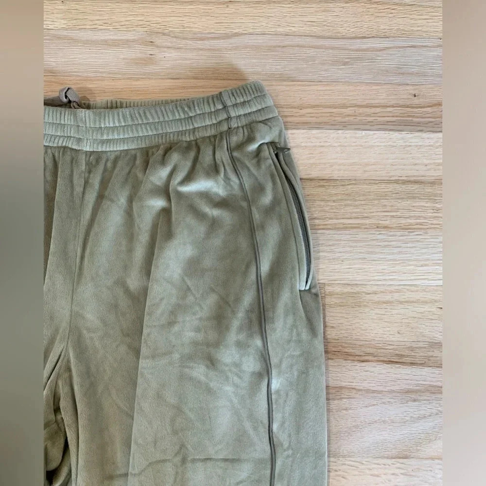 Skims Gold Velour Joggers with Pin Stripe and Zipper Pockets Size Large - Picture 3 of 12